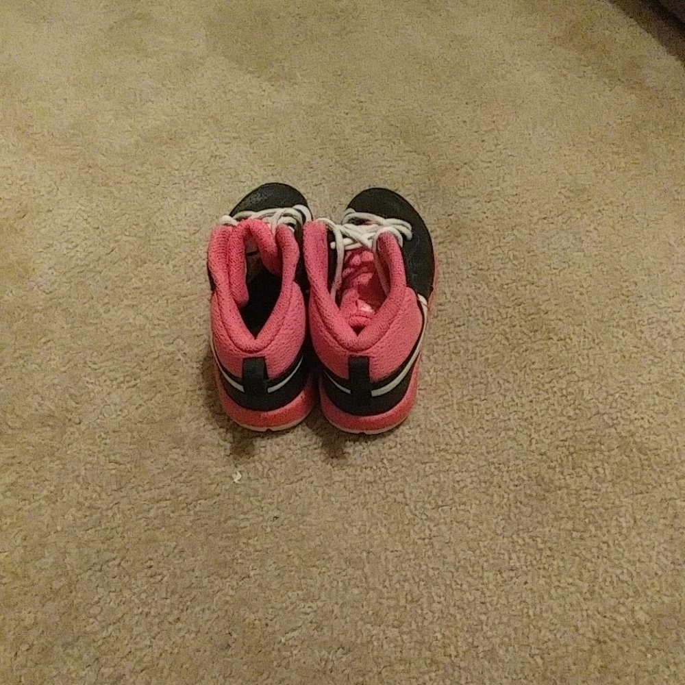 Shoes - Picture 2 of 4